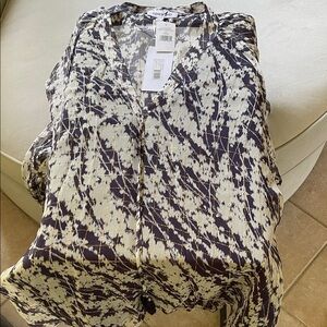 Elizabeth and James Black and Cream Abstract Blouse